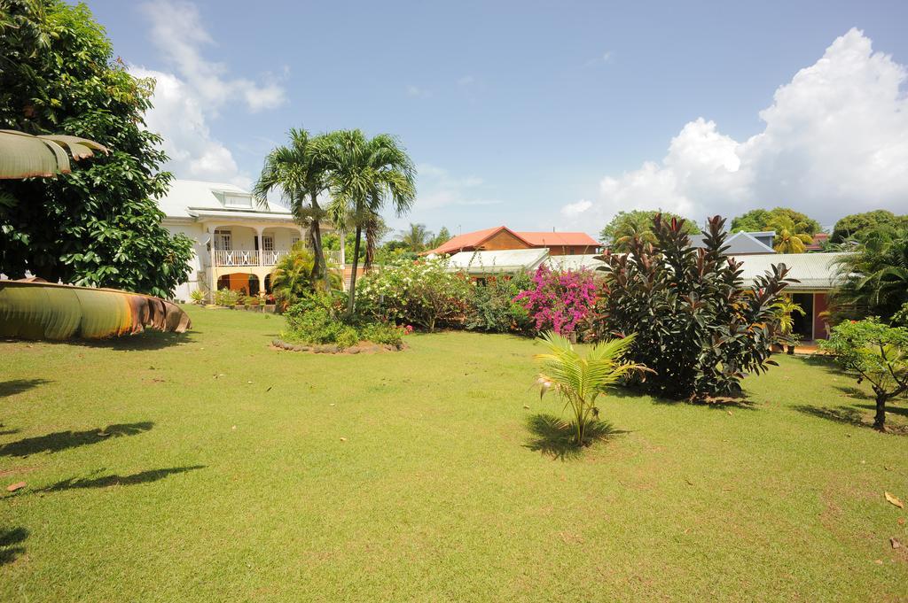 Au Domaine Des Bougainvilliers Villa Sainte-Rose Exteriör bild